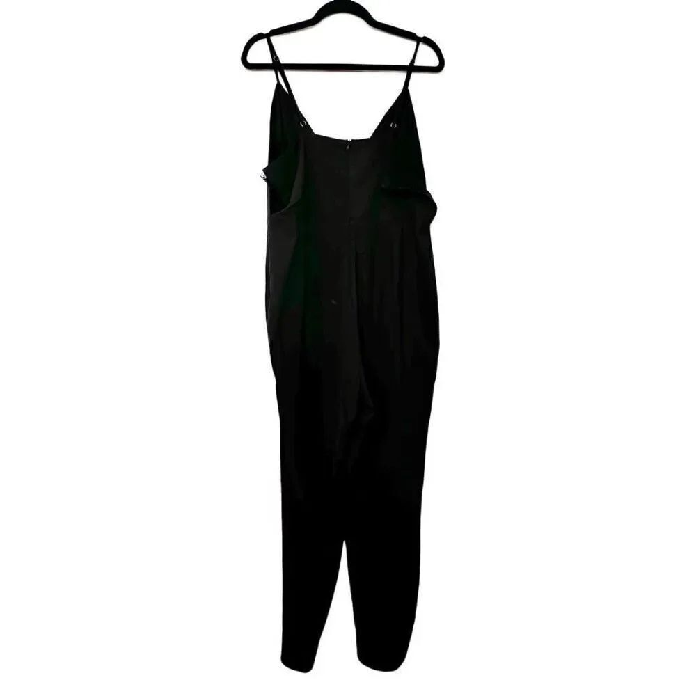 Missguided Adjustable Spaghetti Strap V-Neck Back Zip Jumpsuit Black Size 16